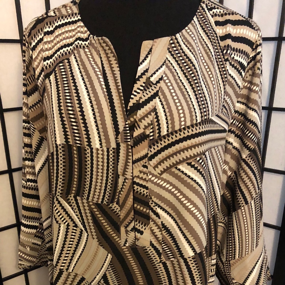“3 for $25”  Dana Buchman Blouse